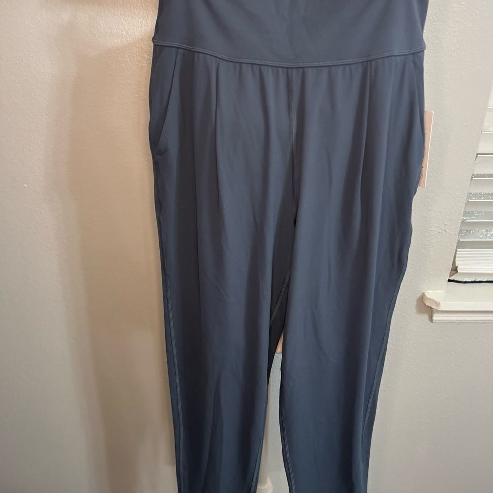 Athleta Elation Pants Granite Blue
Medium Tall Power Of She - Picture 4 of 16
